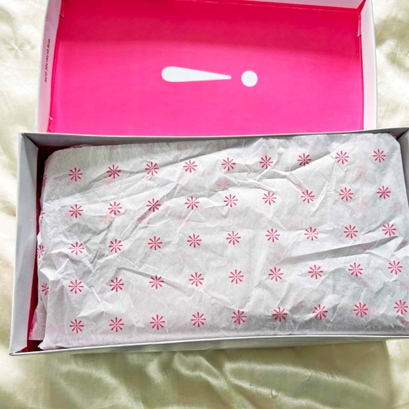 FLATS, ISAAC MIZRAHI, SZ LADIES 8.5W, DARK ROSE SUEDE, TASSLES ON EACH UPPER, - Picture 4 of 15